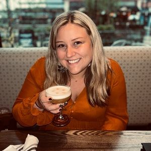 Meet your Posher, Jannaye